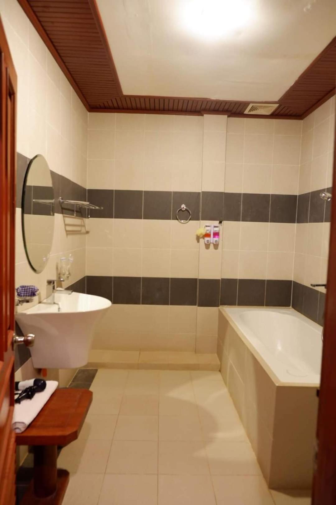 Kongmany Colonial House Hotel Muang Khong Luaran gambar